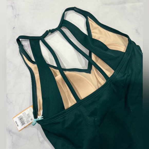 LAST PRICE🍒🤍KANA SOL tankini top deep green ribbed ✨ - Picture 4 of 8